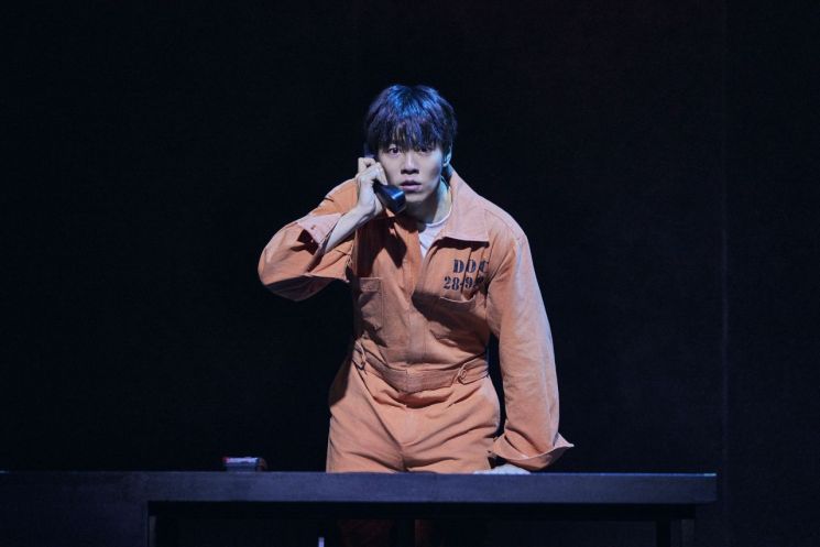 [On Stage]12구의 시신과 알파벳 M…두 남자의 심리전