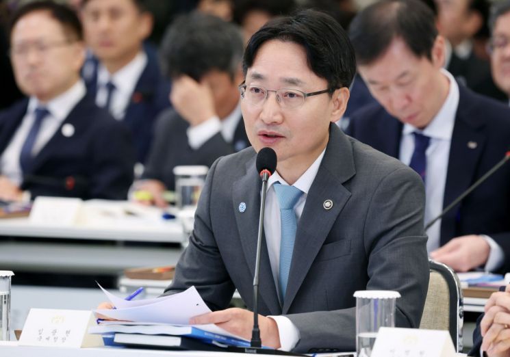 임광현 국세청장이 15일 청와대 영빈관에서 열린 이재명 대통령 주재 부처 업무보고에서 보고하고 있다. 2026.7.15 [청와대통신사진기자단] 연합뉴스