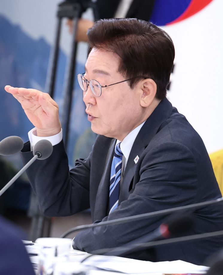 이재명 대통령이 지난 15일 청와대 영빈관에서 열린 부처 업무보고에서 발언하고 있다. 연합뉴스