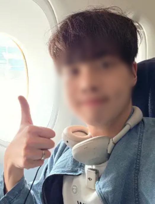 비즈니스석에 탑승해 무리하게 기내식을 요청하는 콘텐츠를 올렸다가 논란이 된 유튜버. A씨 유튜브 영상 캡처