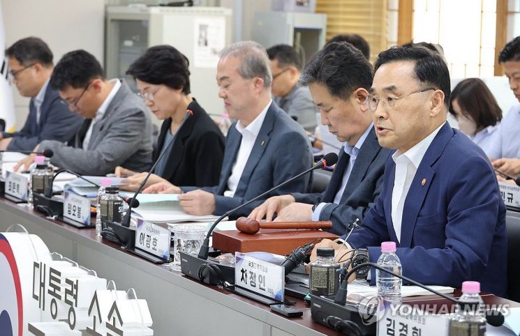 차정인 국가교육위워회 위원장이 16일 서울 종로구 정부서울청사에서 열린 국가교육위원회 2026년 제7차 회의에서 발언하고 있다. 연합뉴스