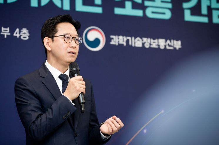 배경훈 부총리 겸 과학기술정보통신부 장관이 20일 오전 정부세종청사에서 진행된 취임 1주년 기자간담회에서 발언하고 있다. 과학기술정보통신부