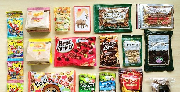일본 식품 가공 기업 '정영식품공업'에서 제공하는 주주 우대권. 자사 초콜릿, 견과류 등을 박스에 담아 보내준다. 온라인 커뮤니티 캡처