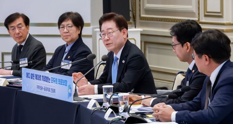 이재명 대통령이 22일 청와대에서 열린 지역·필수·공공의료 간담회에서 발언하고 있다. 2026.7.22 연합뉴스