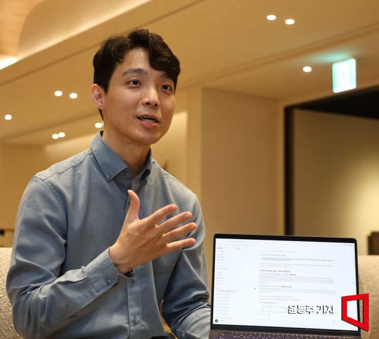 김주수 멘타트 대표가 '변호사 대상 AI 법률문서 작성 서비스' 플랫폼을 소개하고 있다. 윤동주 기자