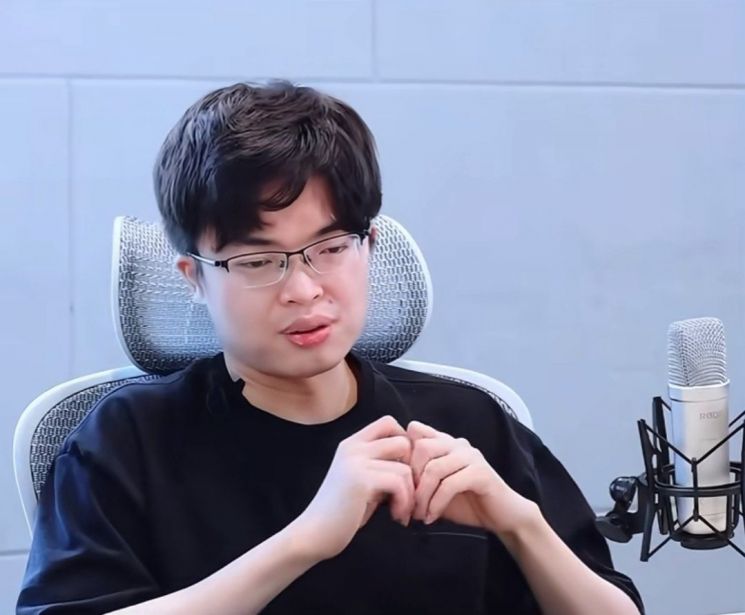 중국 오픈소스 AI 개발 기업 문샷 AI 창업자 양즈린. 샤오홍슈 캡처