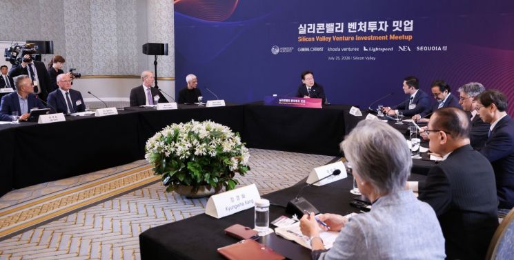 이재명 대통령이 25일(현지시간) 미국 샌프란시스코 한 호텔에서 열린 실리콘밸리 벤처투자 밋업에서 발언하고 있다. 2026.7.26 연합뉴스