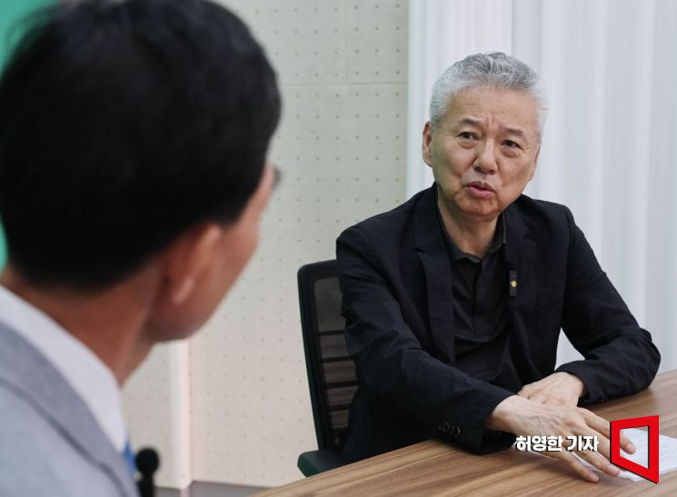 홍성국 의장은 단일종목 레버리지ETF에 대한 추가 대책이 불가피하다고 말했다. 허영한 기자