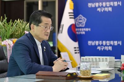 백종한 서구의회 의장이 광천터미널복합개발 등 지역에 산적한 문제점들에 대한 의견을 개진하고 있다. 전남광주통합특별시 서구의회 제공