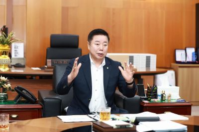 임지락 화순군수가 최근 아시아경제와 만남을 갖고 앞으로의 화순군정 방향에 대해 설명하고 있다. 화순군 제공