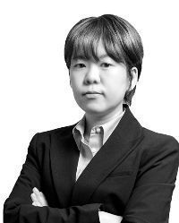 [초동시각]연봉 비밀 관행 속 성차별… 공시제로 투명성 높인다