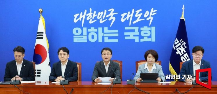 한병도 더불어민주당 대표 직무대행 겸 원내대표가 7일 국회에서 열린 원내대책회의에서 발언하고 있다. 2026.8.7 김현민 기자