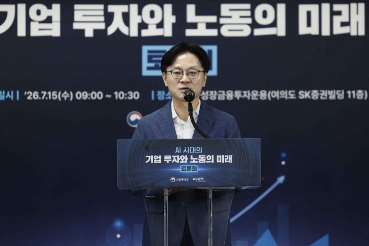 [주52시간 논쟁] "각료들이 다투라"는 李…김정관·김영훈 말말말 뜯어보니
