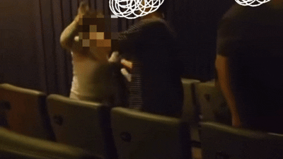 중국인 관객이 휴대전화를 사용하고 관객과 언쟁을 벌이는 등 소란을 피웠다. 스레드 갈무리