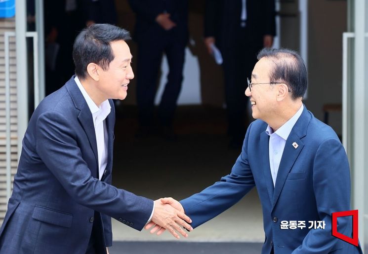 국토부-서울시, 면담 후 신경전?…그린벨트·재개발 놓고 서로 다른 해...