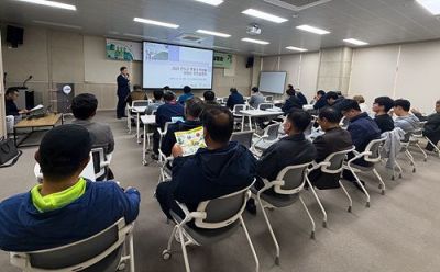 지난 4월 10일 햇빛소득마을 이장단 주민설명회 현장. 진도군 제공