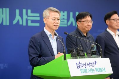 민형배 전남광주특별시장이 30일 오후 광주청사 브리핑실에서 국립의대 현안 관련 브리핑을 하고 있다. 전남광주통합특별시 제공