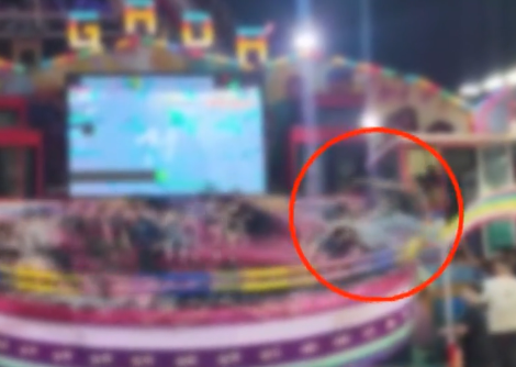 사고 당시 영상을 보면 탑승객 A씨의 몸이 순간적으로 공중으로 떠오른 뒤 기구 밖으로 넘어가는 모습이 담겼다. JTBC