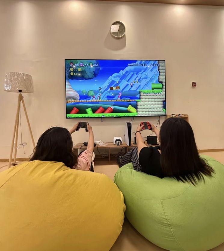 최근 중국에서 24시간 연중무휴로 운영되는 무인 서비스 매장이 인기다. 샤오홍슈.