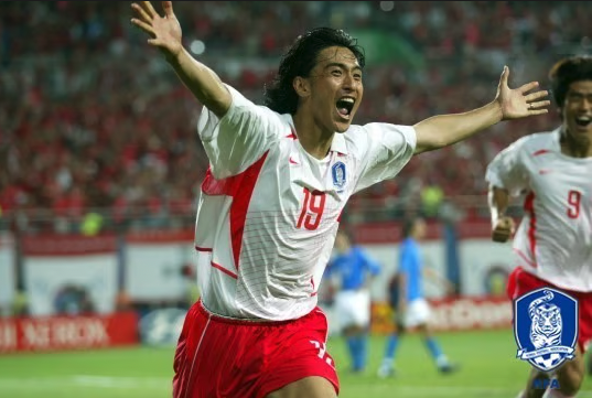 한국은 2002년 6월 18일 대전월드컵경기장에서 열린 16강전에서 이탈리아를 2-1로 꺾었다. 전반 18분 크리스티안 비에리에게 선제골을 내줬지만 후반 43분 설기현이 동점골을 터뜨렸고, 연장 후반 안정환이 헤더 골든골을 성공시키며 한국의 8강 진출을 확정했다. 대한축구협회