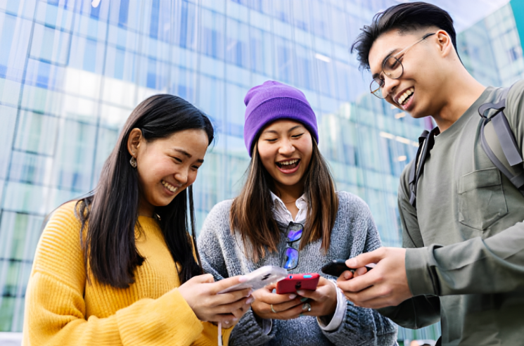 "Who Still Relies on Allowances From Parents These Days?"...7 Out of 10 College Students Invest Money from Part-Time Jobs in Stocks