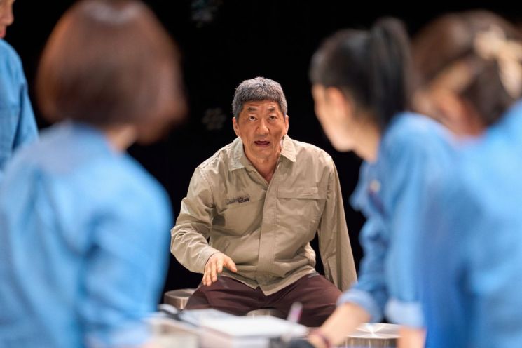 연극 '갱更' 공연 장면. 두산아트센터