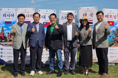 박지원 의원과 김세윤·박병수 군의원, 신의준 전 도의원 등 지역 주요 인사들이 대거 참석해 자리를 빛냈다. 박지원 의원실 제공