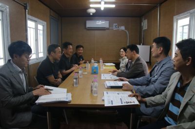 이남오 함평군수가 14일 금호타이어 함평공장 건설 부지를 방문했다. 금호타이어 제공