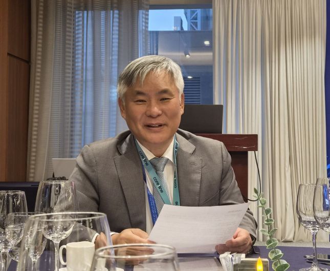 구진모 서울대병원 영상의학과 교수가 지난 11일 개최된 세계폐암학회(WCLC 2026) 코어라인소프트 심포지엄에서 기자들의 질문에 답변하고 있다. 코어라인소프트