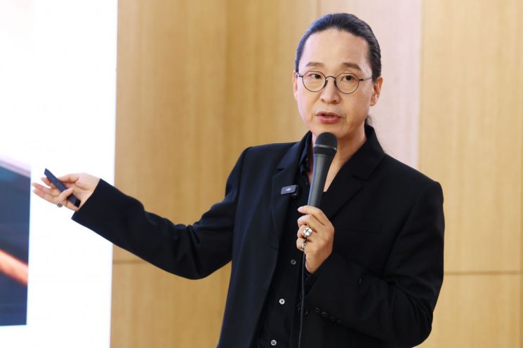 "AI가 사본을 만들수록 원본의 값은 오른다"…송길영이 말한 '수고인류'