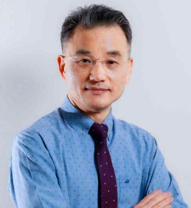 한국인 최초로 대만 중화민국 사립교육사업협회가 수여하는 ‘홍도상’을 수상한 김상호 슈핑과기대학교 관광창의대학 학장. 김 교수는 30여년간 대만에서 교육·학술 활동을 이어오며 조명하 의사 연구와 한·대만 문학 교류에도 힘써왔다. 슈핑과학기술대학교