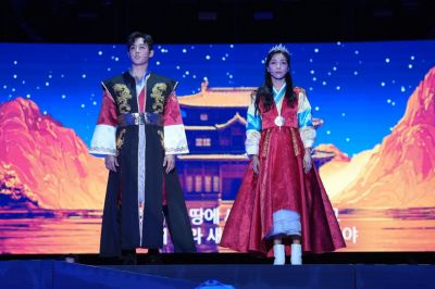 오는 10월 7일부터 개최되는 ‘2026 나주영산강축제’가 주제공연 ‘왕후, 장화’를 시작으로 화려한 서막을 올릴 예정이다. 사진은 지난해 ‘2025 나주영산강축제’ 주제공연 ‘왕후, 장화’ 공연 모습. 나주시 제공