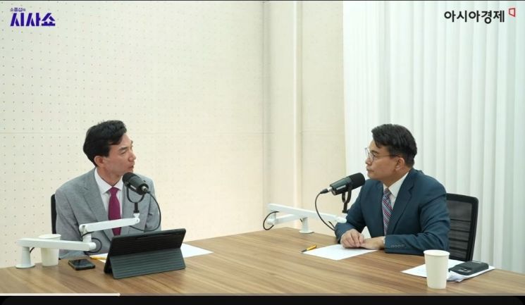 윤상현 의원은 "인사가 망사가 됐다"며 청와대의 인사 검증 시스템에 문제가 있다고 비판했다.