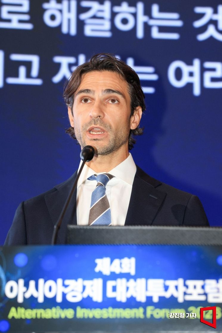 니콜로 소마스키 콴델라 CEO가 29일 서울 여의도 콘래드호텔에서 열린 ‘제4회 아시아경제 대체투자포럼’에 참석해 ‘양자기술의 현재와 미래, 양자가 바꿀 산업과 투자 환경’이란 주제로 강연하고 있다. 2026.9.29. 강진형 기자