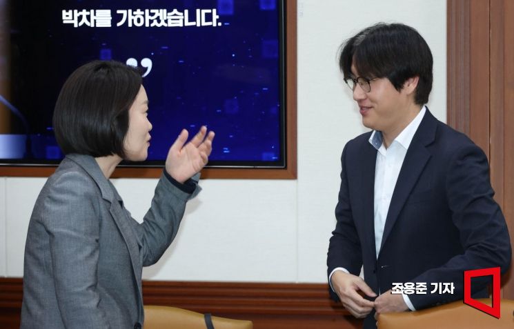 [포토] 이소영 장관과 하정우 국가인공지능 부위원장