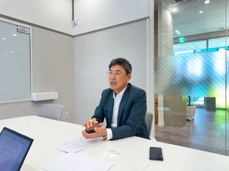 표인식 티에스아이 대표가 아시아경제와의 인터뷰에서 발언하고 있다. 티에스아이