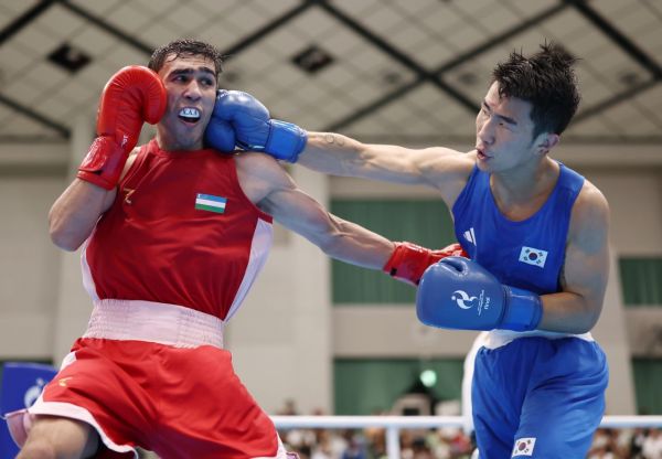Photo: 아시아경제 Korean Boxers Jang and Kim Win Silver Medals at Asian Games After 12-Year Wait
