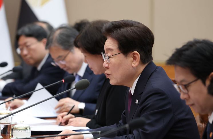 이재명 대통령이 8일 청와대에서 열린 압델 파타 알시시 이집트 대통령과의 확대 정상회담에서 발언하고 있다. 2026.10.8 연합뉴스