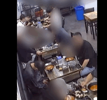 경찰관들의 신속한 대처가 이어지자 남성의 얼굴에는 점차 혈색이 돌아왔고, 의식도 서서히 회복됐다. 경찰관들은 남성에게 계속 말을  며 상태를 확인한 뒤 현장에 도착한 119구급대에 무사히 인계했다. SNS