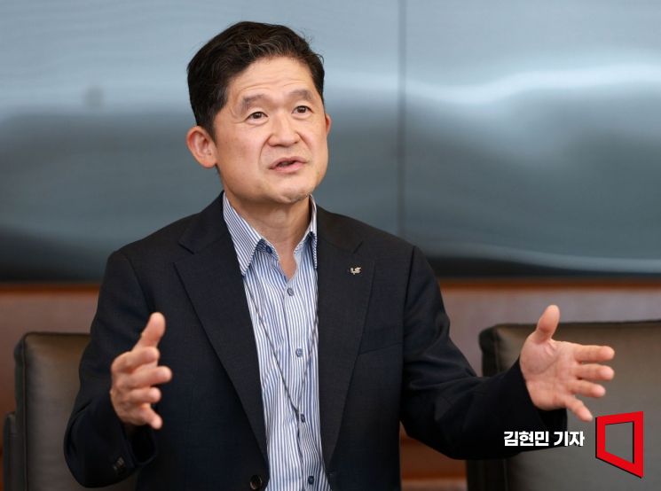배채윤 LS일렉트릭 기반기술연구단 단장이 LS일렉트릭 천안사업장에서 인터뷰를 하고 있다. 2026.10.14 김현민 기자