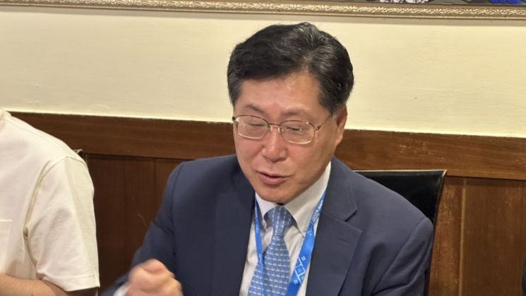 국제통화기금(IMF) 및 세계은행(WB) 연차총회 참석차 태국 방콕을 방문 중인 최지영 IMF 이사가 기자들과 간담회를 하고 있다. 재정경제부.
