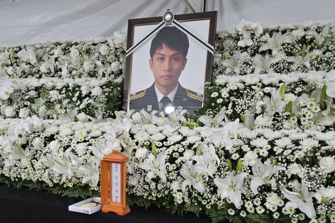 고(故) 김진석 소방위 합동분향소 - 17일 ‘제3회 119메모리얼데이 추모문화제’가 열리고 있는 세종시 세종중앙공원에 경기도 부천 공장 화재로 순직한 고(故) 김진석 소방위의 합동분향소가 설치돼 있다. 소방청