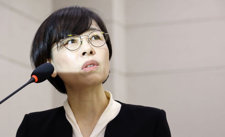 김향연 서울서부지방공소청장이 19일 국회 법제사법위원회에서 열린 서울광역공소청(옛 서울고검) 등에 대한 국정감사에서 의원 질의에 답하고 있다. 연합뉴스