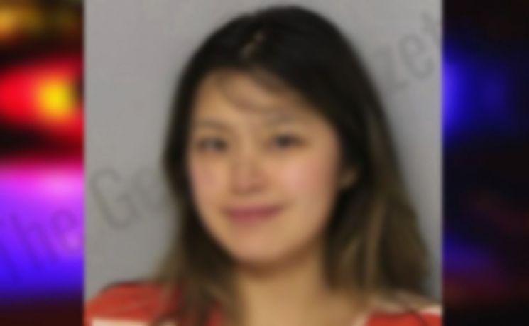 미국에서 음주운전 혐의로 체포된 한인 여성의 머그샷(체포 후 촬영한 얼굴 사진)이 현지 온라인에서 화제가 됐다. 여성의 미모에 일부 네티즌은 보석금을 대신 내주겠다며 관심을 보였다. 더 조지아 가제트