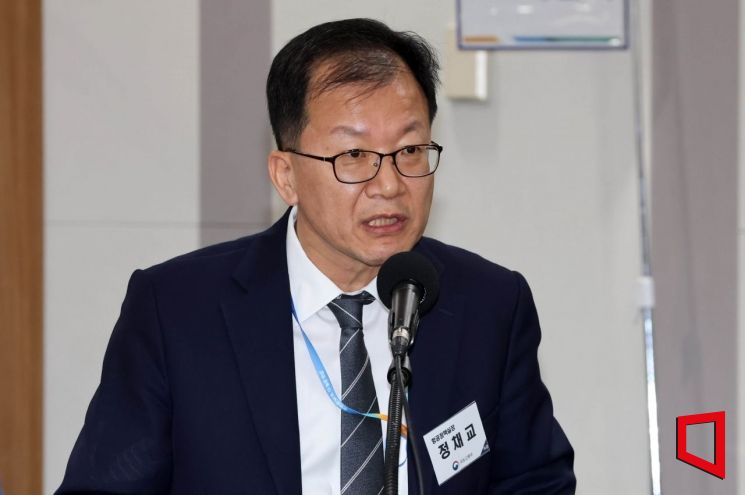 정채교 국토부 항공정책실장이 22일 인천 영종도 인청공항공사에서 열린 국토교통위원회의 인천국제공항공사, 한국공항공사, 가덕도신공항건설공단, 항공안전기술원, 국립항공박물관 등에 대한 국정감사에서 의원들의 질의에 답하고 있다. 2026.10.22 공항사진기자단