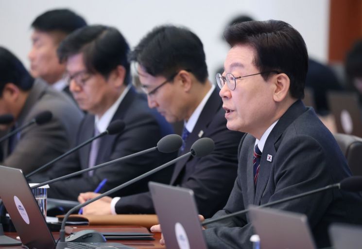이재명 대통령이 22일 청와대에서 열린 수석보좌관회의에서 발언하고 있다. 2026.10.22 연합뉴스