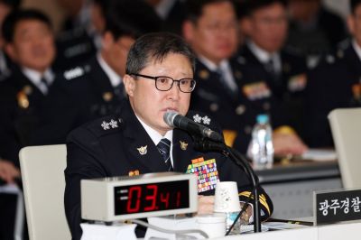 22일 오후 전남광주통합특별시 광주청사에서 열린 국회 행정안전위원회의 광주경찰청·전남경찰청 대상 국정감사에서 양영우 광주경찰청장이 위원들의 질의에 답변하고 있다. 연합뉴스