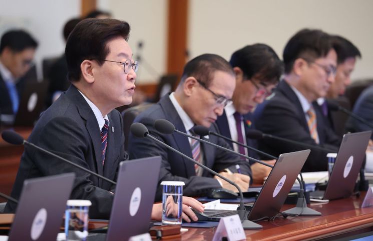 이재명 대통령이 22일 청와대에서 열린 수석보좌관회의에서 발언하고 있다. 2026.10.22 연합뉴스