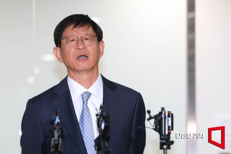 [Photo] Special Inspector General Choi Gilsu Answers Reporters ...