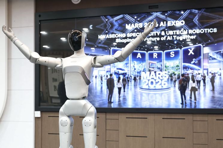 오는 11월 3일 'MARS 2026' 개막식 오프닝 무대에서 발레 퍼포먼스를 선보일 휴머노이드 로봇 ‘루나(LUNA)’의 모습. 화성시 제공